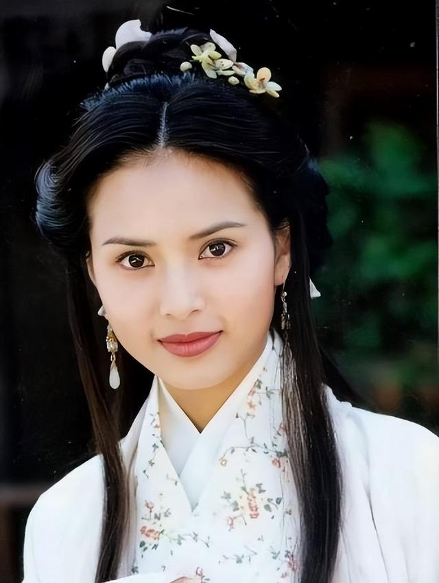 她的情感不太顺利,浪费10年时间,还倒贴上亿,如今现状令人惋惜