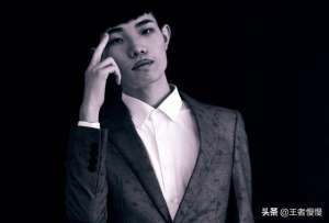 不求人直播间(不求人老婆是汤圆，难言跟柔柔眉来眼去，鲨鱼哟也在直播官宣对象)