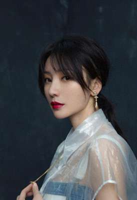 薛宝钏(柳岩再惹争议，疑似知三当三，男友被传是欠债百万的假豪门)