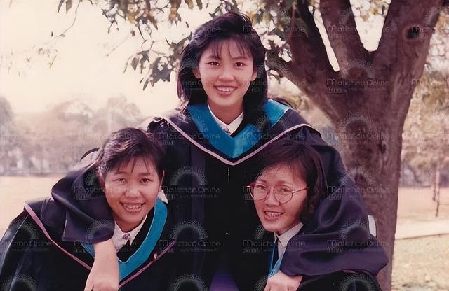他信背后的两位女总理：妹妹英拉漂亮有能力，小女儿贝东丹很努力