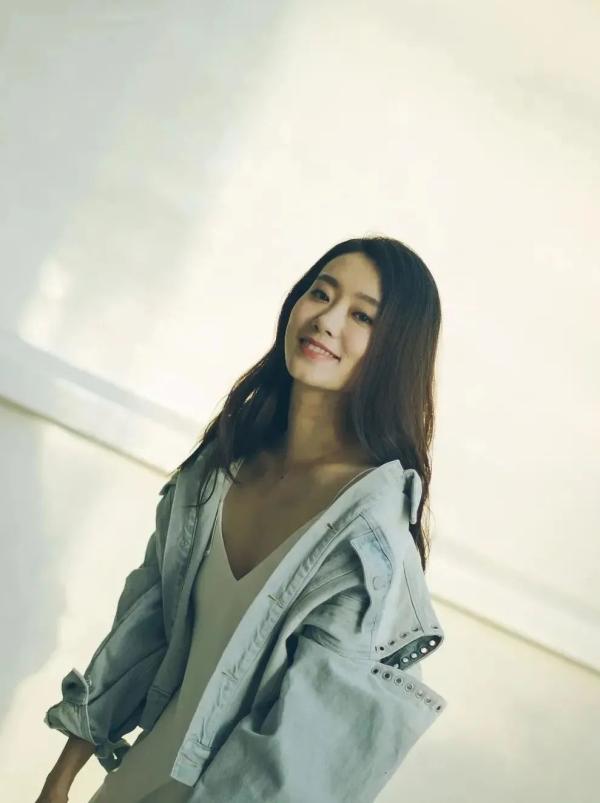 喜剧界最美女演员,变身“国民妈妈”!49亿,她值得