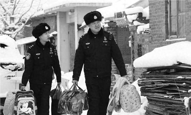 这个春节他们比谁都忙