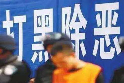 2007年,河南村民举报恶霸,遭报复砍断双手,事后向警方索赔70万