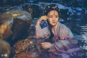 调教宫妃(小说：古代柔弱女子被现代灵魂代替，虐渣嫁皇帝，开启人生巅峰路)