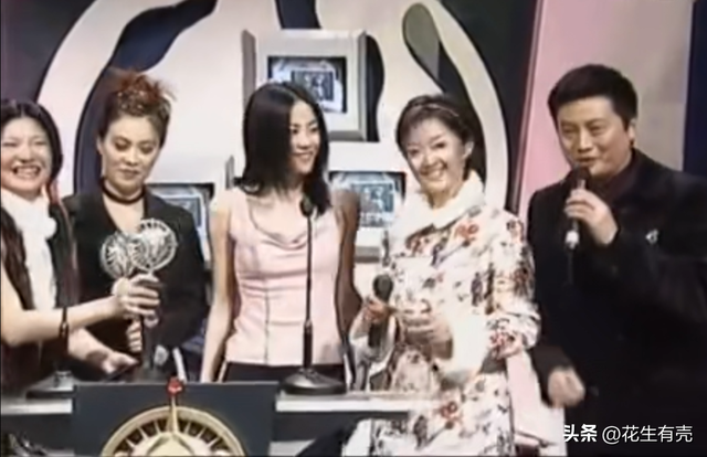 26年后再看王菲:才懂她当年为何无条件支持那英