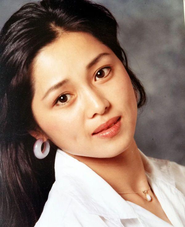 她美丽而低调,本是林黛玉扮演者的候选人,因年龄大演了秦可卿