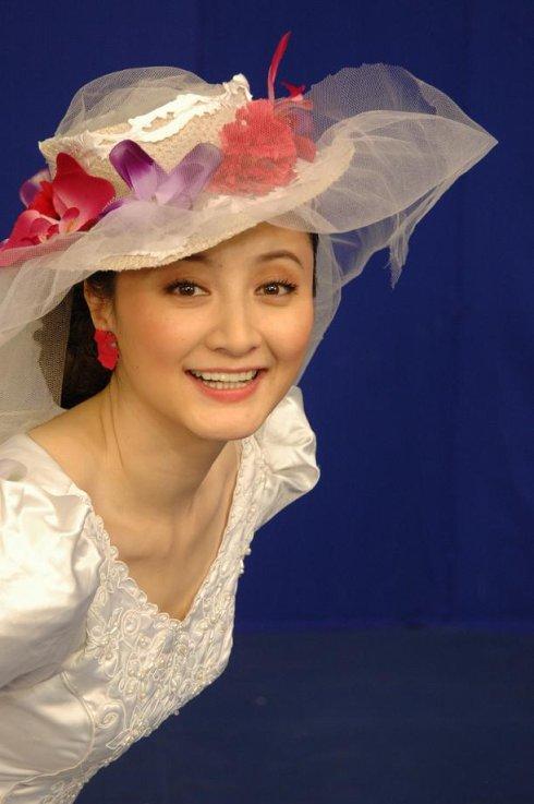 她曾在《马大姐》演王艾嘉,被传与主持人结婚,多年后才正式辟谣