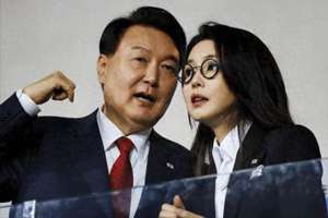 第一夫人的保镖(韩国第一夫人被爆大丑闻，宛宛类卿的风还是吹到了韩国)