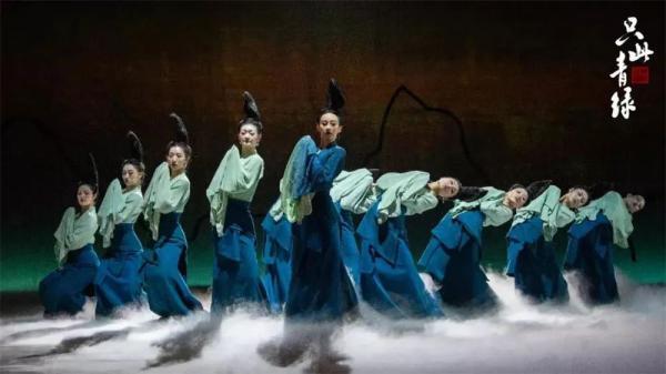 刷屏的“青绿腰”到底难不难?我们问了导演