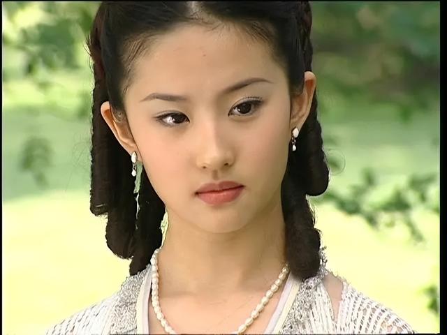 《梦华录》刘亦菲颜值演技在线，为角色减重30斤一天只喝一口可乐