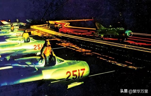 解放军空军,在90年代,夜间作战,为何需要歼6甲战机?