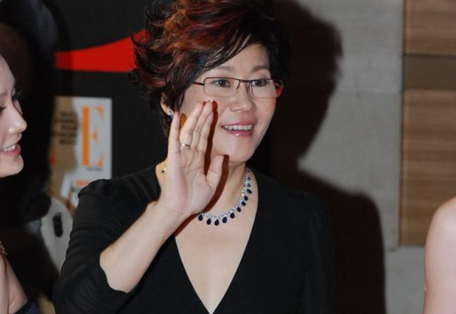 名导李少红：婚姻里有遗憾，当年主动追求丈夫，婚后生活怎么样？