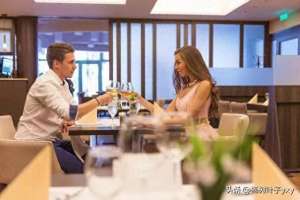 黄毛丫头(“分手风波：白富美怒斥‘黄毛丫头’背叛，真相竟让人瞠目结舌)