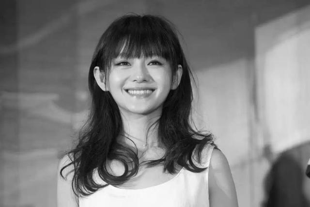 小S感谢大家悼念姐姐大S:感谢大家用不同方式悼念我亲爱的姐姐熙媛