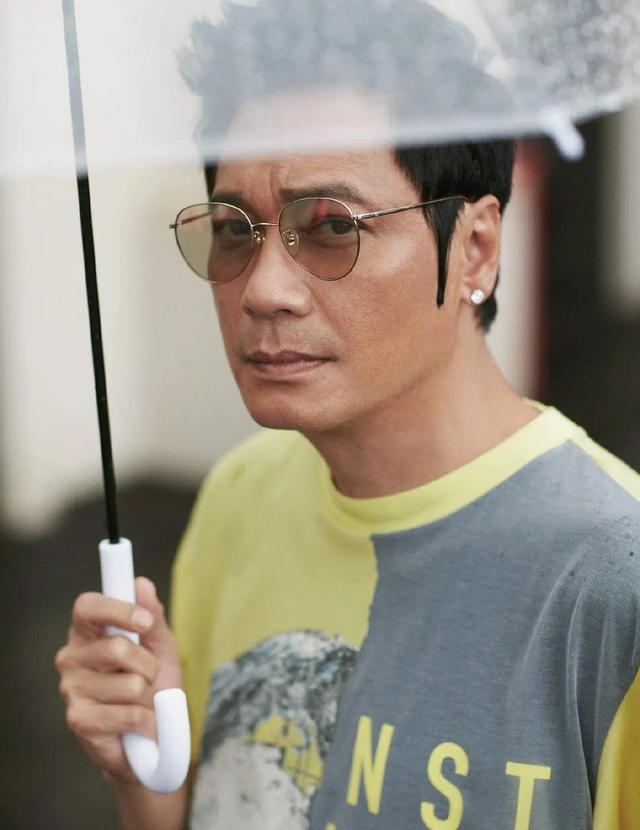 罗嘉良:二婚娶苏岩演员,婚后生一女,如今咋样了?