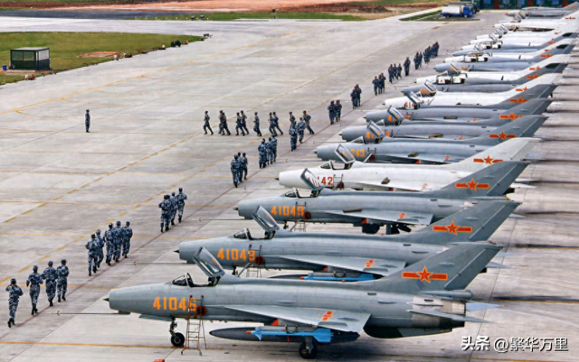解放军空军,在90年代,夜间作战,为何需要歼6甲战机?