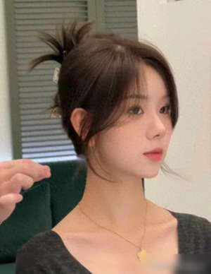 日系刘海(你是什么“脸型”就留什么“刘海”尤其方脸圆脸，可别留齐刘海)