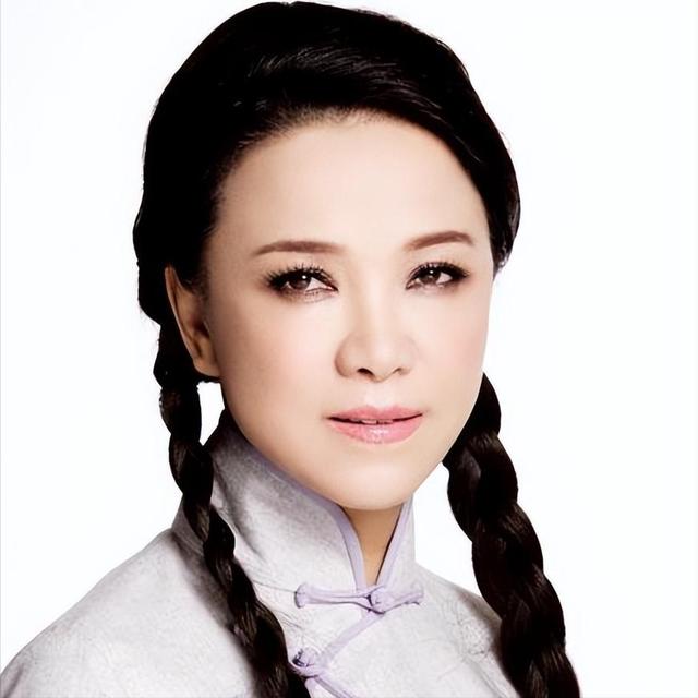 佟铁鑫:一婚娶歌手金曼生下儿子,二婚娶带娃林丹诗,如今咋样