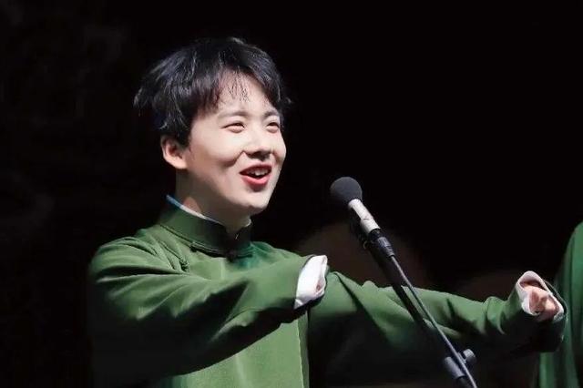 相声界的摇滚明星:德云社在434场演出中征服800,000观众的心!