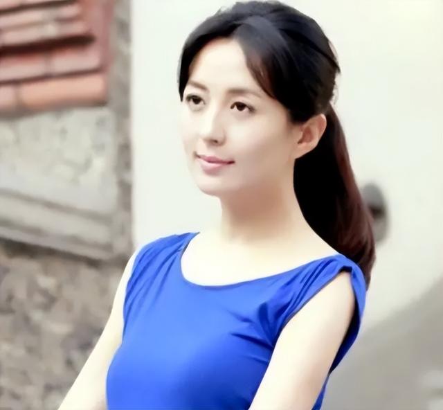 “藏”了那么多年,原来她就是于和伟的妻子,娶一个贤妻旺三代