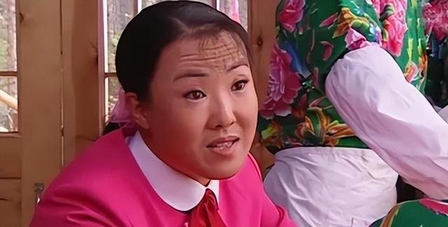 赵本山女徒弟孙立荣，曾登央视春晚，嫁富豪老公，如今令人羡慕