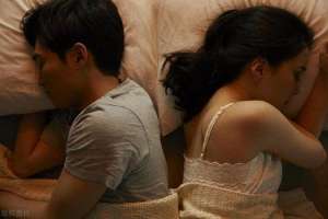 夫妻大战(两对夫妻出轨大战，荒唐报复引热议)