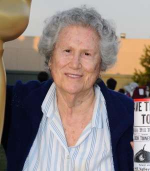 泰坦尼克号主人公(《泰坦尼克号》女演员去世，享年91岁，一生出演79部影视剧)