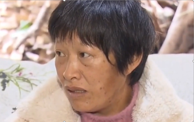 50多岁的单身汉一生未婚，突然天降一个女儿，医生鉴定：亲生的