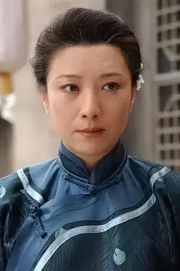 王静:她是《我主沉浮》里的石亚南,也是《国家公诉》中的周秀丽