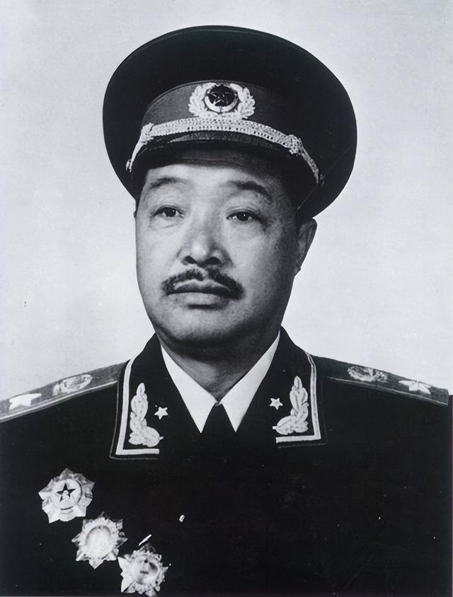 贺龙老上司是土匪,省委提议枪毙他,毛主席:不可!事后看很高明