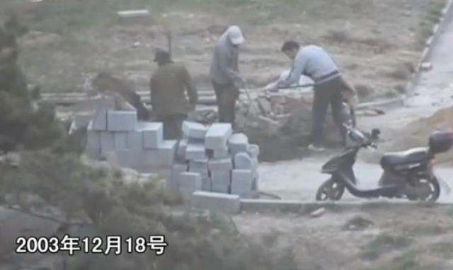 2007年,河南村民举报恶霸,遭报复砍断双手,事后向警方索赔70万