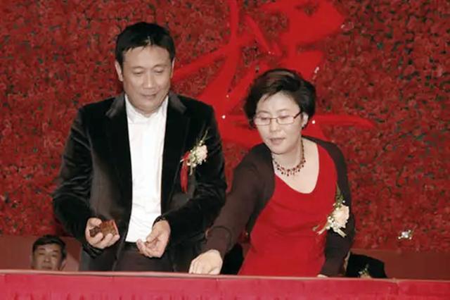 名导李少红：婚姻里有遗憾，当年主动追求丈夫，婚后生活怎么样？