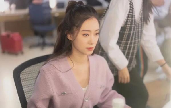 喜剧界最美女演员,变身“国民妈妈”!49亿,她值得