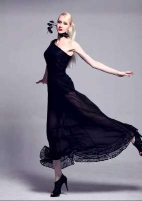 汤亚(2013年，德国美女声泪俱下，感谢中医，救了她们一家)