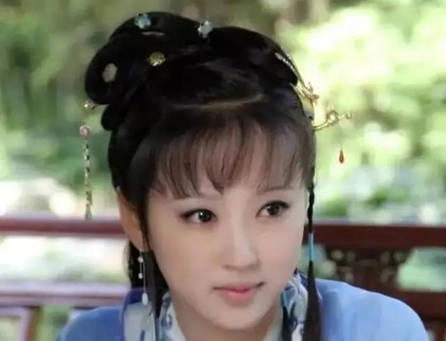 冯瑛和冰川天女,虽是婆媳关系,但人生的结局何其相似,是巧合吗