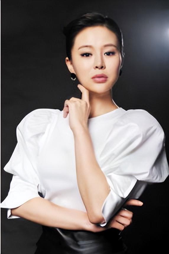 女星关悦:嫁给模范丈夫佟大为,生活中也要哭
