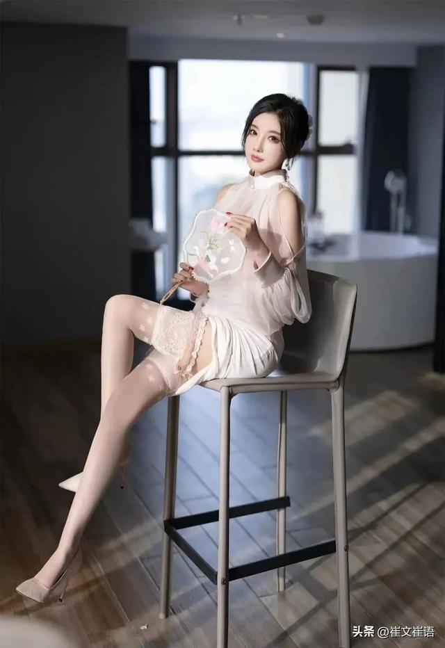 顶级模特杨晨晨,极品身材、完美腰臀,背影太美了