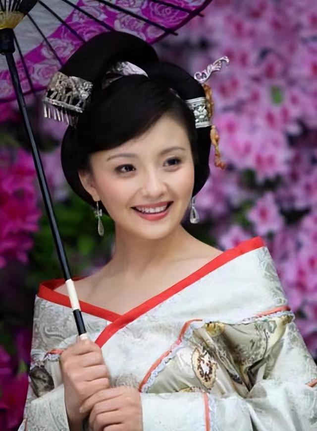 甘肃女演员因《甄嬛传》爆火,嫁入豪门,后为自己的狂傲付出代价