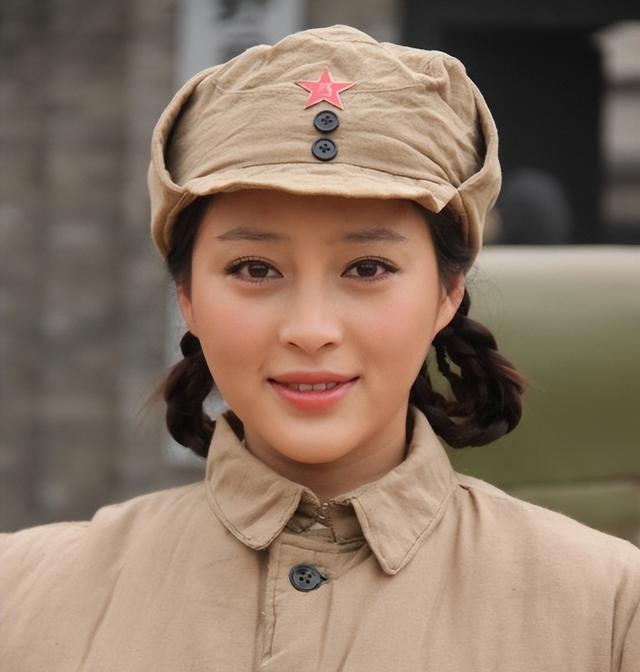 甘婷婷新片露肉镜头太多被投诉，尺度大儿童不宜，网友怒斥太荒唐