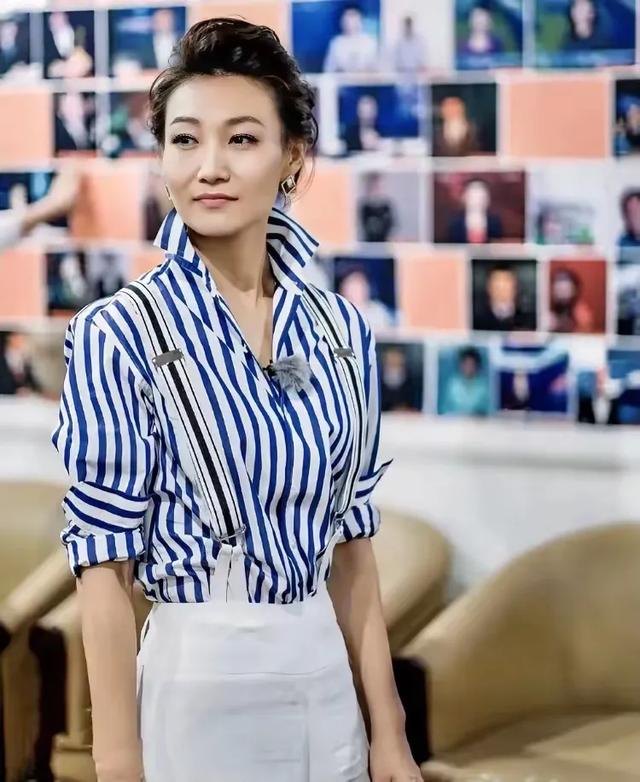 十二位央视美女主持人,每一位都是才貌双全,有没有喜欢的女主播