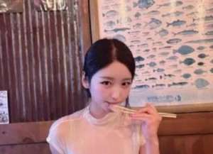 韩国女主播自x(32岁韩国美女主播突然自曝吸毒，自愿自首警方已介入调查)