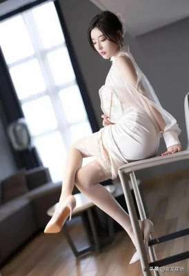 包臀女主播微微(顶级模特杨晨晨，极品身材、完美腰臀，背影太美了)