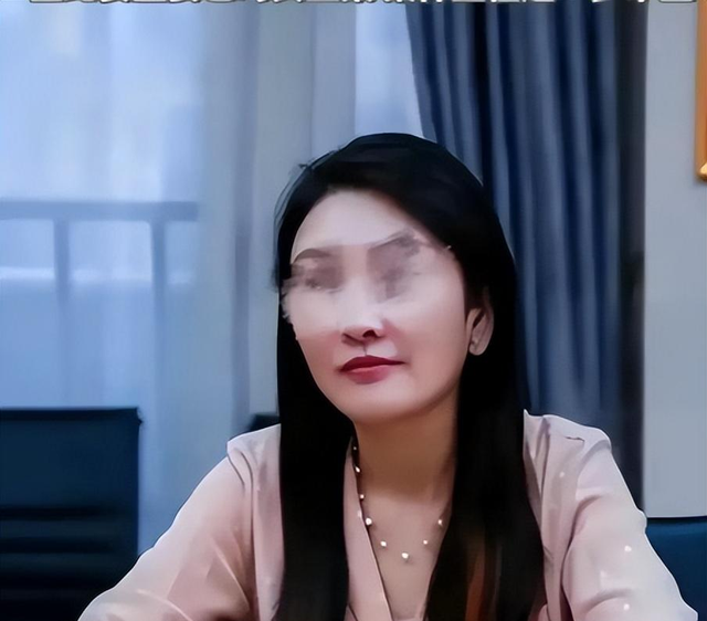 湖南女官员不雅对话与露骨照片曝光,令人咋舌!