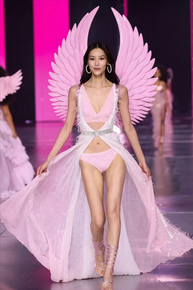 中国十大顶级超模:谁才是T台上的真正女王?