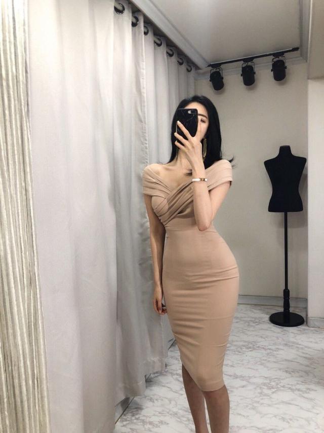 王思聪花2亿未签到的韩国女主播！细腰九头身！完美腰身怎么练成