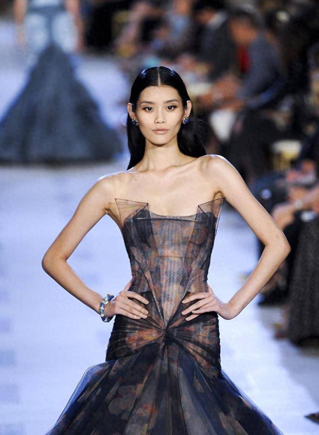 中国十大顶级超模:谁才是T台上的真正女王?
