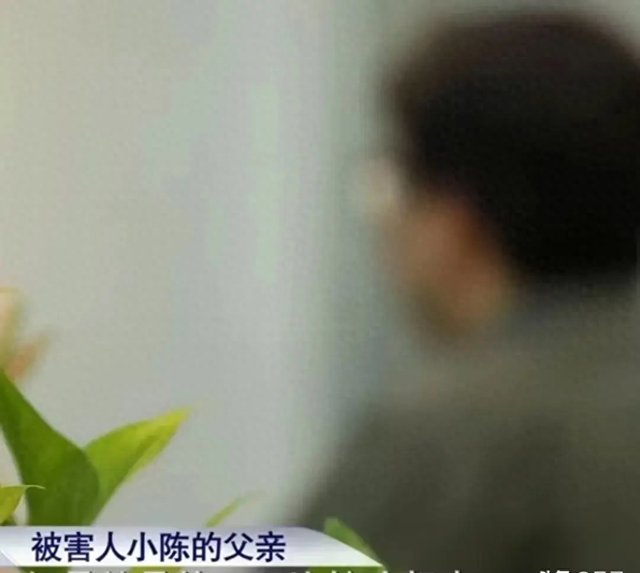 11岁男孩被骗与41岁女主播裸聊,诱导多少米脱一件,刷了一万多!