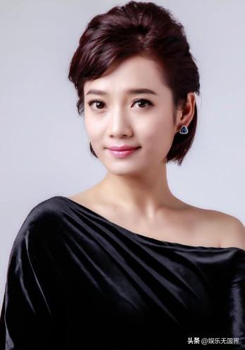 辽宁电视台16位美女主持人,刘心悦身材高挑,气质出众