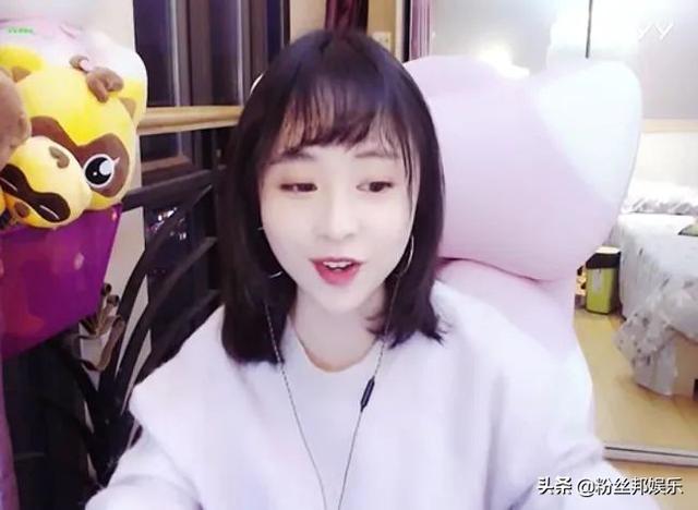 YY毕加索直播十周年,与女管理官宣已结婚,三喜临门老婆已有身孕