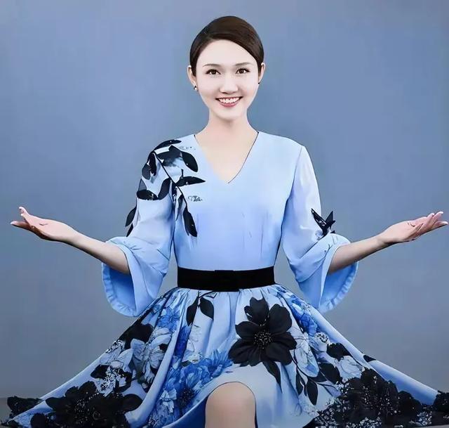十二位央视美女主持人,每一位都是才貌双全,有没有喜欢的女主播
